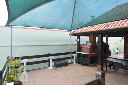 Casa à venda com 320m², 5 quartos e 3 vagasDeck com hidromassagem