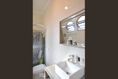 Casa à venda com 320m², 5 quartos e 3 vagasBanheiro da suite 1