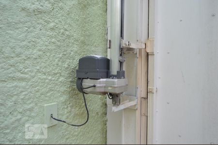 Casa à venda com 320m², 5 quartos e 3 vagasPortão automático