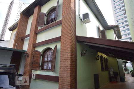 Casa à venda com 320m², 5 quartos e 3 vagasFachada