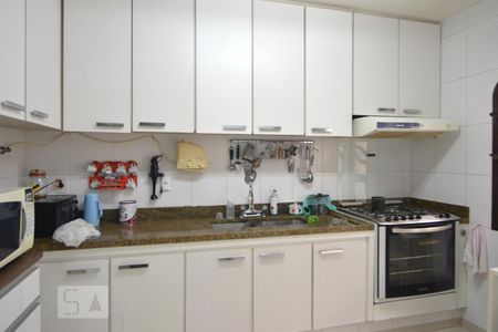 Casa à venda com 320m², 5 quartos e 3 vagasCozinha 1