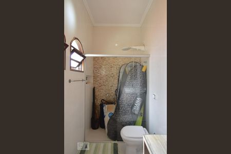 Casa à venda com 320m², 5 quartos e 3 vagasBanheiro da suite 1