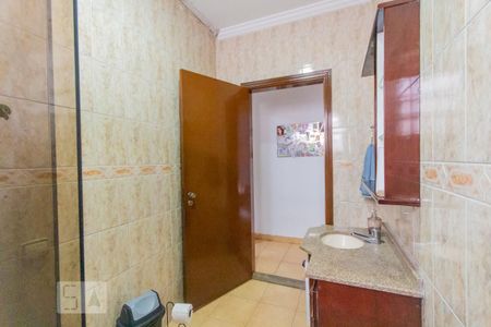 Casa à venda com 175m², 3 quartos e 2 vagasBanheiro