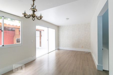 Sala de casa de condomínio à venda com 4 quartos, 220m² em Vila São Silvestre, São Paulo