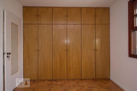 Casa à venda com 239m², 3 quartos e 3 vagas Casa à venda com 239m², 3 quartos e 3 vagasQuarto 3