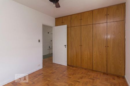 Casa à venda com 239m², 3 quartos e 3 vagas Casa à venda com 239m², 3 quartos e 3 vagasQuarto 3