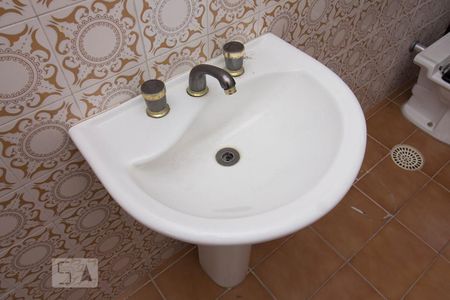 Casa à venda com 239m², 3 quartos e 3 vagas Casa à venda com 239m², 3 quartos e 3 vagasBanheiro Suíte