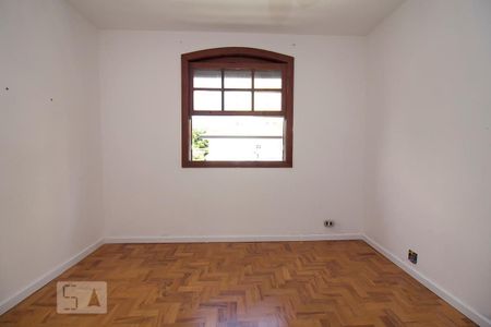 Casa à venda com 239m², 3 quartos e 3 vagas Casa à venda com 239m², 3 quartos e 3 vagasQuarto Suíte