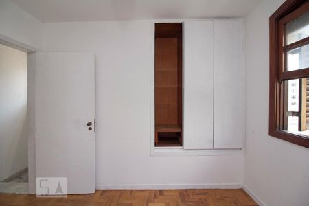 Casa à venda com 239m², 3 quartos e 3 vagas Casa à venda com 239m², 3 quartos e 3 vagasQuarto 2