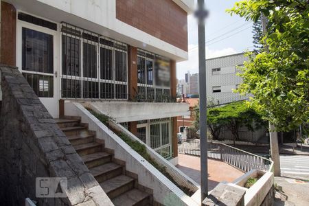 Casa à venda com 239m², 3 quartos e 3 vagas Casa à venda com 239m², 3 quartos e 3 vagasFachada