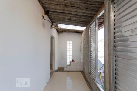 Corredor de casa para alugar com 2 quartos, 85m² em Jardim Artur Alvim, São Paulo