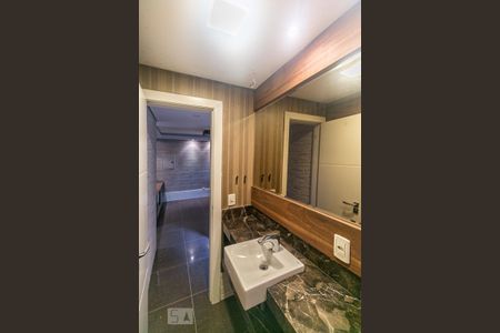 Casa de condomínio à venda com 384m², 3 quartos e 3 vagasBanheiro 