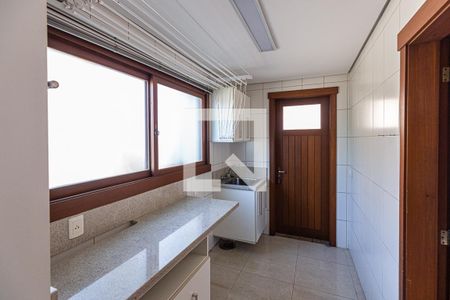 Casa de condomínio à venda com 554m², 4 quartos e 4 vagas Casa de condomínio à venda com 554m², 4 quartos e 4 vagasÁrea de Serviço