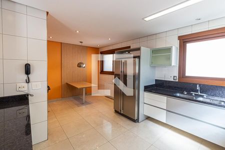 Cozinha de casa de condomínio à venda com 4 quartos, 554m² em Vila Assunção, Porto Alegre