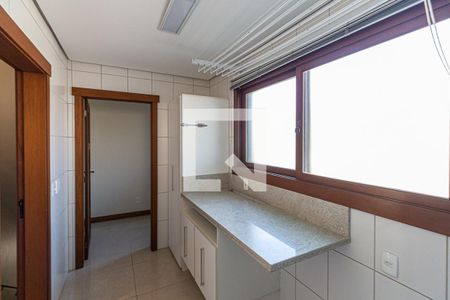 Área de Serviço de casa de condomínio à venda com 4 quartos, 554m² em Vila Assunção, Porto Alegre
