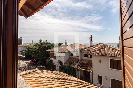 Casa de condomínio à venda com 554m², 4 quartos e 4 vagas Casa de condomínio à venda com 554m², 4 quartos e 4 vagasVista