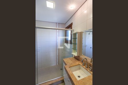 Casa de condomínio à venda com 554m², 4 quartos e 4 vagas Casa de condomínio à venda com 554m², 4 quartos e 4 vagasBanheiro