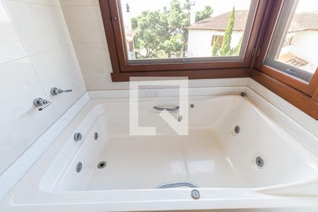 Casa de condomínio à venda com 554m², 4 quartos e 4 vagas Casa de condomínio à venda com 554m², 4 quartos e 4 vagasBanheiro do Quarto 1