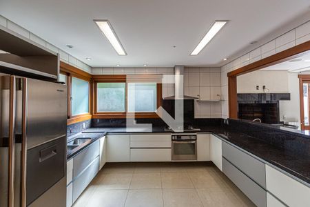 Cozinha de casa de condomínio à venda com 4 quartos, 554m² em Vila Assunção, Porto Alegre