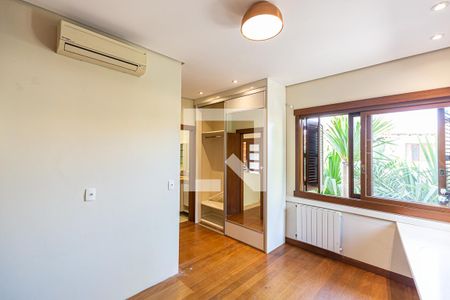 Casa de condomínio à venda com 554m², 4 quartos e 4 vagas Casa de condomínio à venda com 554m², 4 quartos e 4 vagasQuarto 4