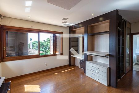 Casa de condomínio à venda com 554m², 4 quartos e 4 vagas Casa de condomínio à venda com 554m², 4 quartos e 4 vagasQuarto 1