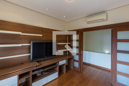 Casa de condomínio à venda com 554m², 4 quartos e 4 vagas Casa de condomínio à venda com 554m², 4 quartos e 4 vagasQuarto 2