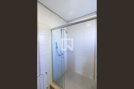 Casa de condomínio à venda com 554m², 4 quartos e 4 vagas Casa de condomínio à venda com 554m², 4 quartos e 4 vagasBanheiro