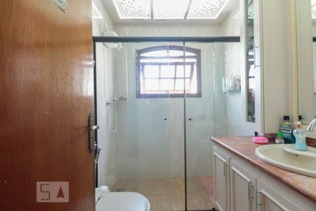 Casa à venda com 235m², 3 quartos e 4 vagasBanheiro Social 