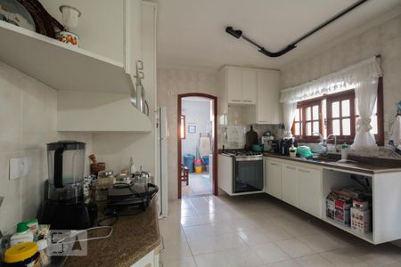 Casa à venda com 235m², 3 quartos e 4 vagasCozinha 