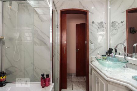 Casa à venda com 235m², 3 quartos e 4 vagasBanheiro Suíte 