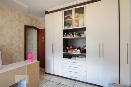 Casa à venda com 235m², 3 quartos e 4 vagasQuarto 2