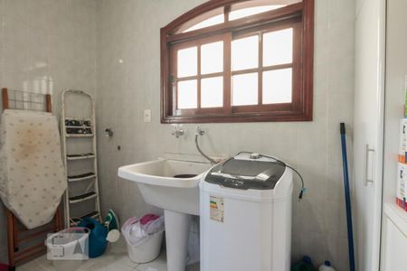 Casa à venda com 235m², 3 quartos e 4 vagasÁrea de serviço 