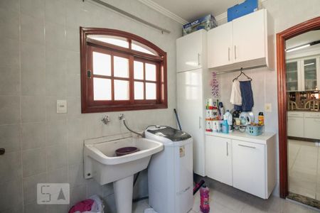 Casa à venda com 235m², 3 quartos e 4 vagasÁrea de serviço 