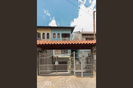 Casa à venda com 235m², 3 quartos e 4 vagasFachada 