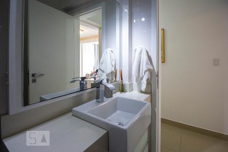 Apartamento para alugar com 110m², 3 quartos e 2 vagasBanheiro 02