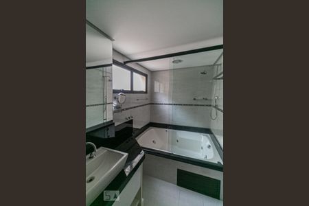 Apartamento à venda com 200m², 3 quartos e 5 vagas Apartamento à venda com 200m², 3 quartos e 5 vagasBanheiro