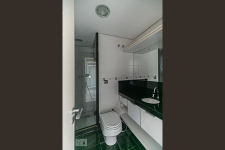 Apartamento à venda com 200m², 3 quartos e 5 vagas Apartamento à venda com 200m², 3 quartos e 5 vagasBanheiro do Quarto 1