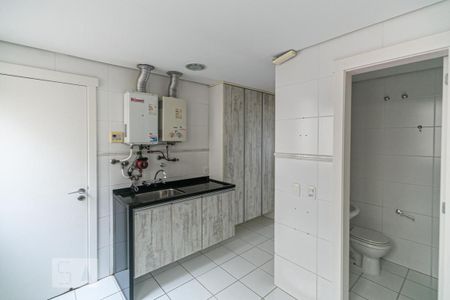 Apartamento à venda com 200m², 3 quartos e 5 vagas Apartamento à venda com 200m², 3 quartos e 5 vagasÁrea de Serviço