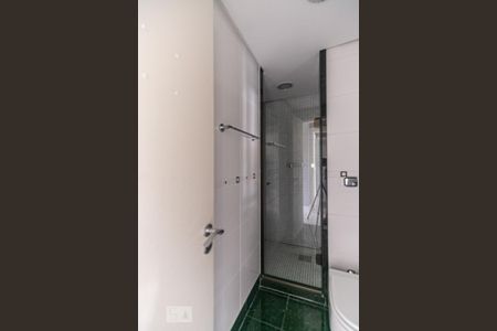 Apartamento à venda com 200m², 3 quartos e 5 vagas Apartamento à venda com 200m², 3 quartos e 5 vagasBanheiro do Quarto 1