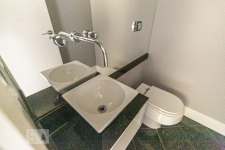 Apartamento à venda com 200m², 3 quartos e 5 vagas Apartamento à venda com 200m², 3 quartos e 5 vagasLavabo