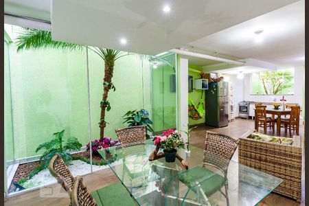 Casa à venda com 202m², 3 quartos e 4 vagasÁrea Externa