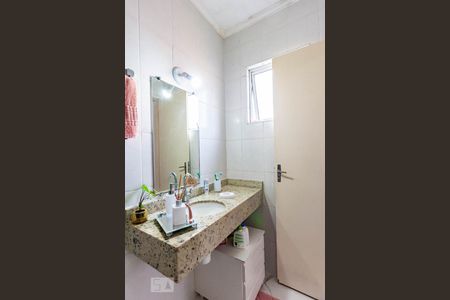 Casa à venda com 202m², 3 quartos e 4 vagasBanheiro do Quarto 2