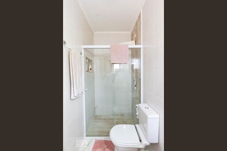 Casa à venda com 202m², 3 quartos e 4 vagasBanheiro do Quarto 2