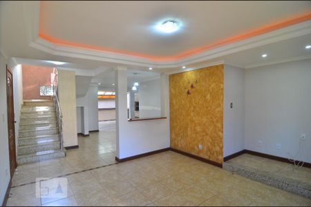 Sala de casa à venda com 3 quartos, 250m² em Estância Velha, Canoas