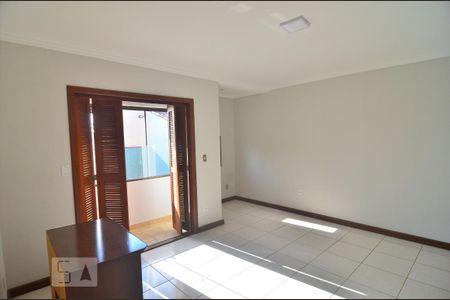 Casa à venda com 250m², 3 quartos e 2 vagasSuíte