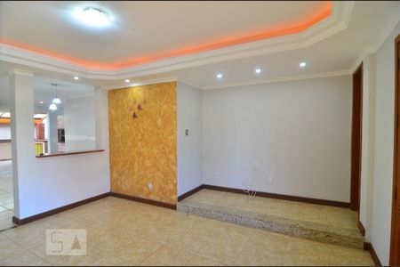 Sala de casa à venda com 3 quartos, 250m² em Estância Velha, Canoas