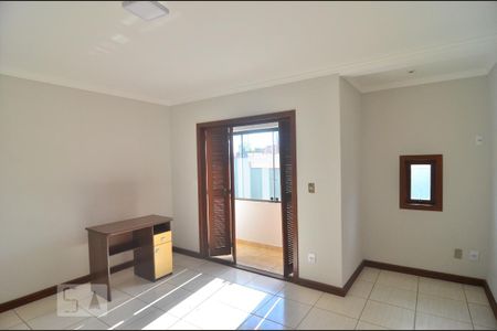 Casa à venda com 250m², 3 quartos e 2 vagasSuíte