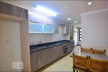 Casa à venda com 250m², 3 quartos e 2 vagasCozinha