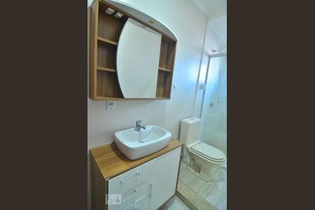 Casa à venda com 250m², 3 quartos e 2 vagasBanheiro