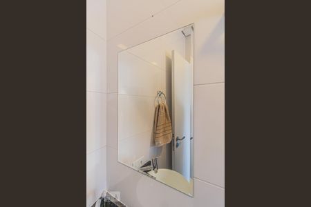 Casa à venda com 91m², 2 quartos e 2 vagas Casa à venda com 91m², 2 quartos e 2 vagasBanheiro da Suite 2 - Espelho